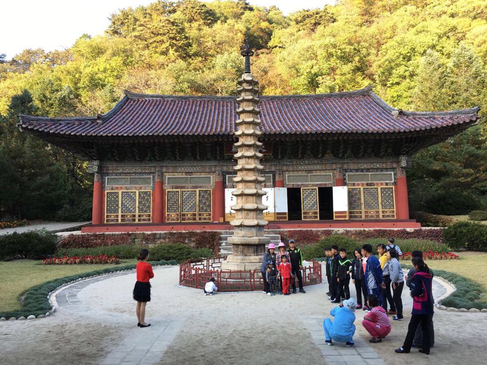 秋日枫红妙香山