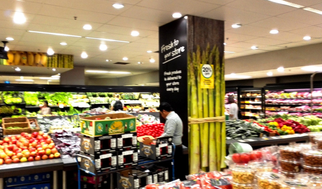 在悉尼见到好几处woolworths,据说是澳大利亚最大的日用品超市