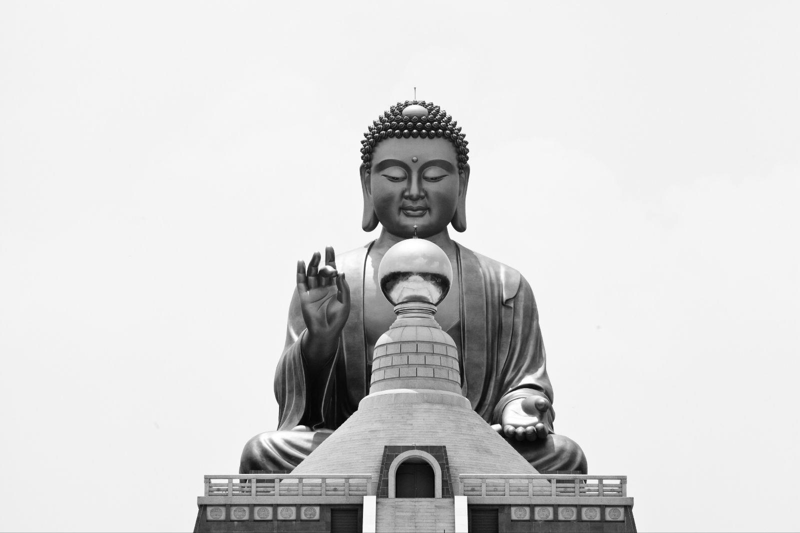 晨雪wayne 佛光大佛设於主馆后方,通高一百零八公尺,像高五十公尺,为
