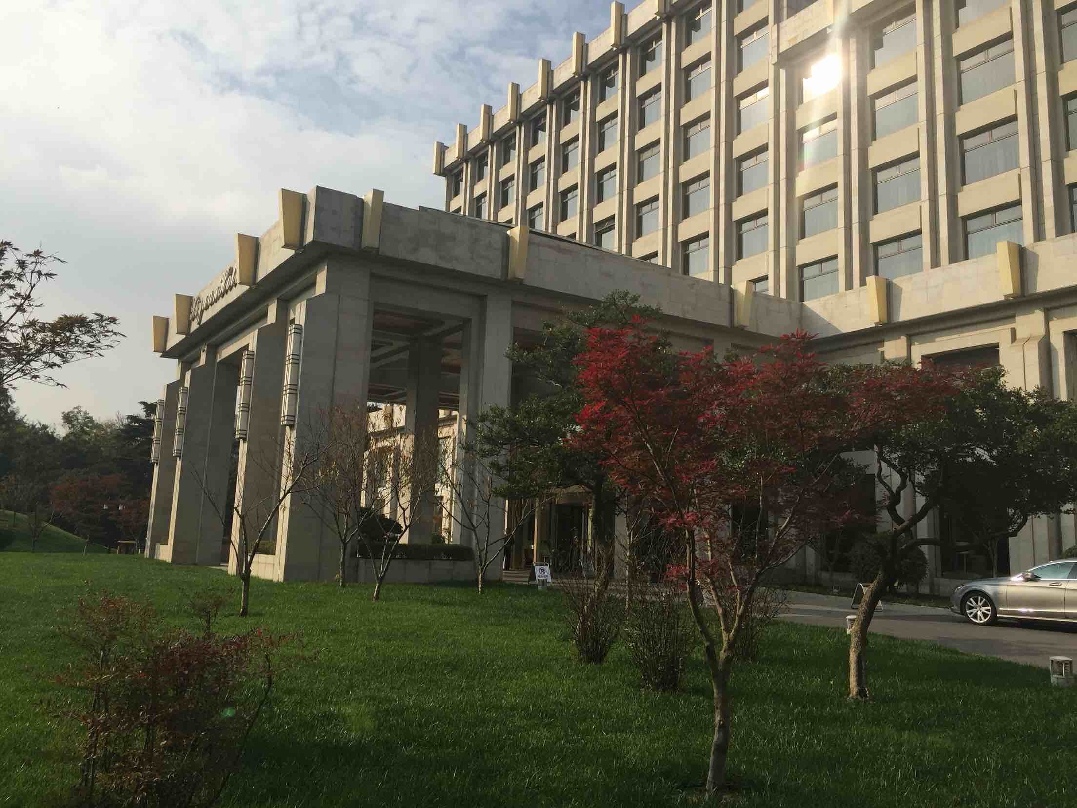 西园,不愧是扬州第一个接待外宾的五星酒店,整体建筑风格大气,虽然并