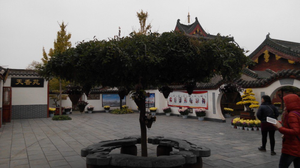 【携程攻略】开封天波杨府景点,不值得去.大门口不够.