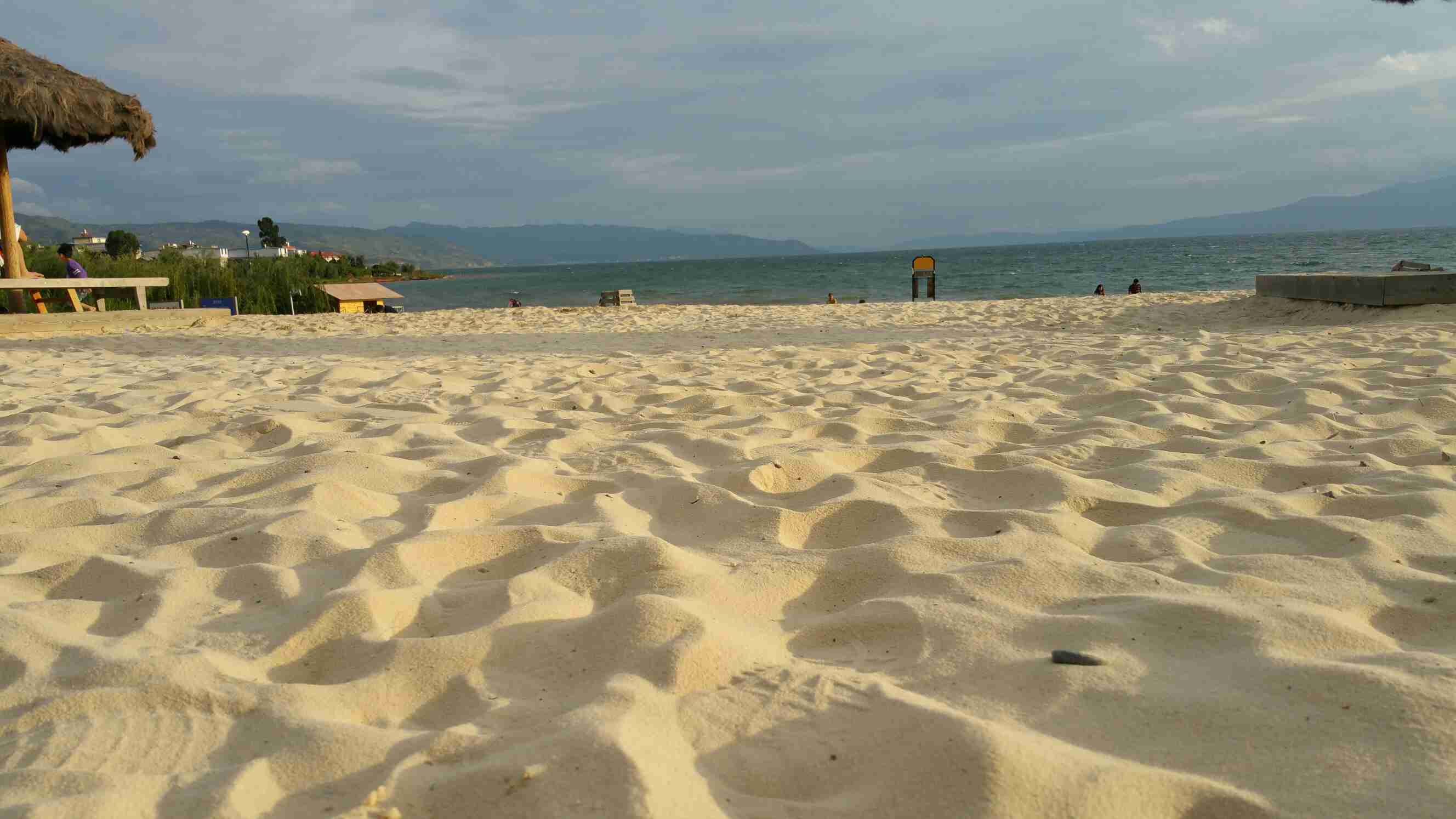 澄江抚仙湖海滩公园