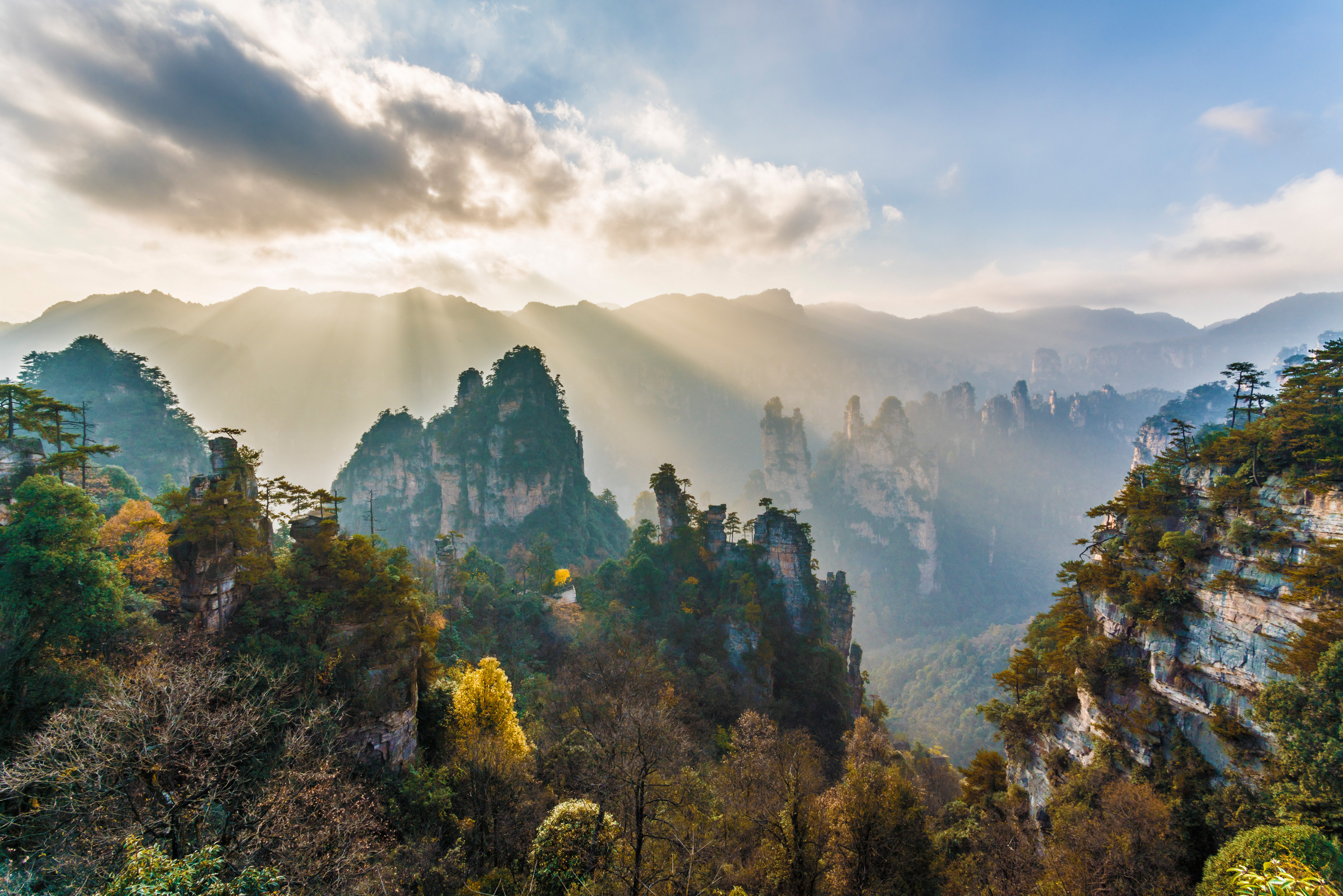 我们一行4人10.1,张家界+天门山+湘西+凤凰5日4晚跟团游(4钻)·热销优品 优质导游 千人好评 纯玩经典款HOT旅游【携程旅游】