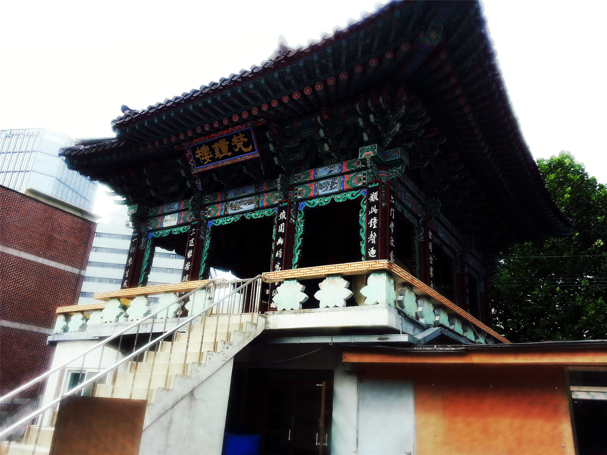 【曹溪寺】推荐指数:4星在酒店吃过早餐之后就坐地铁到光化门