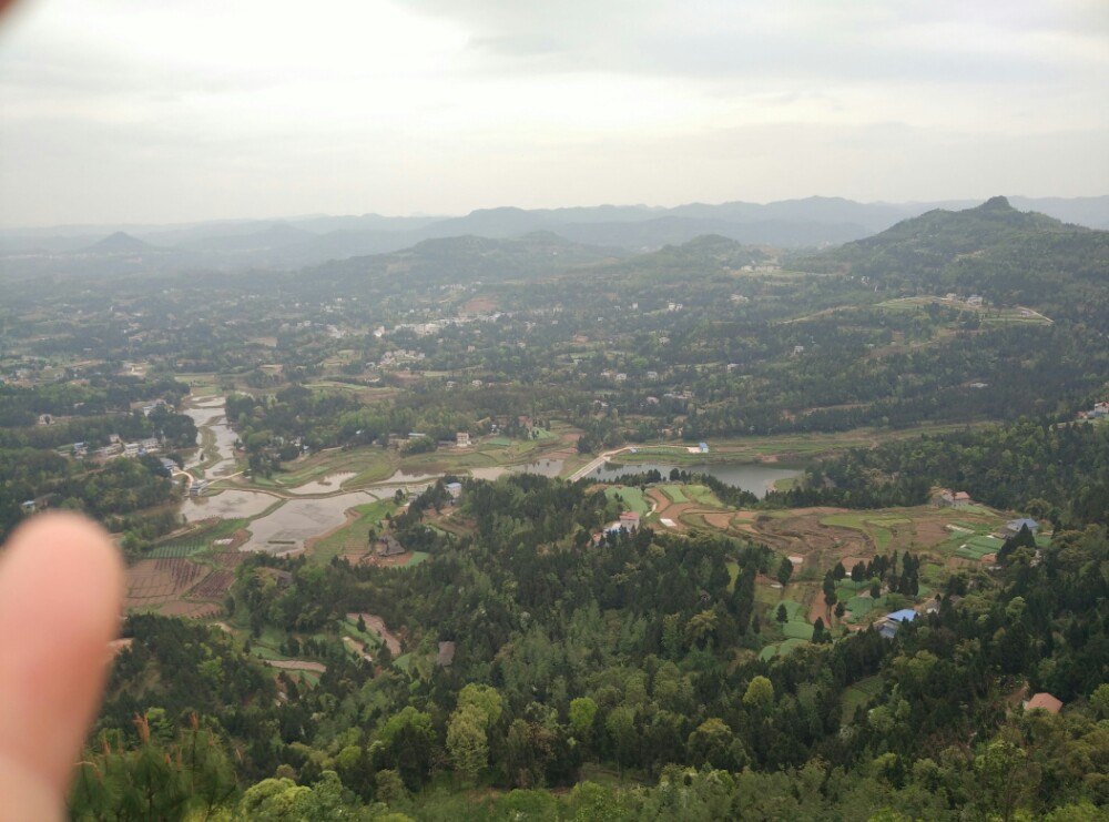 巴中章怀山旅游区