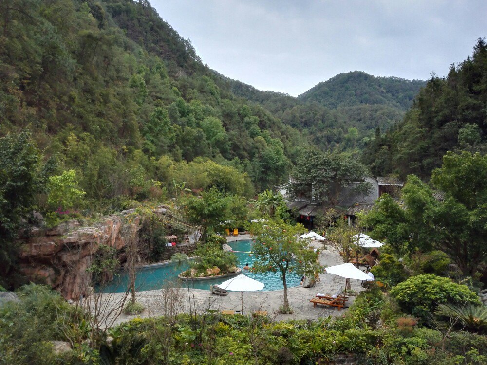 去腾冲必去的地方,景色还不错,只是在热海泡温泉