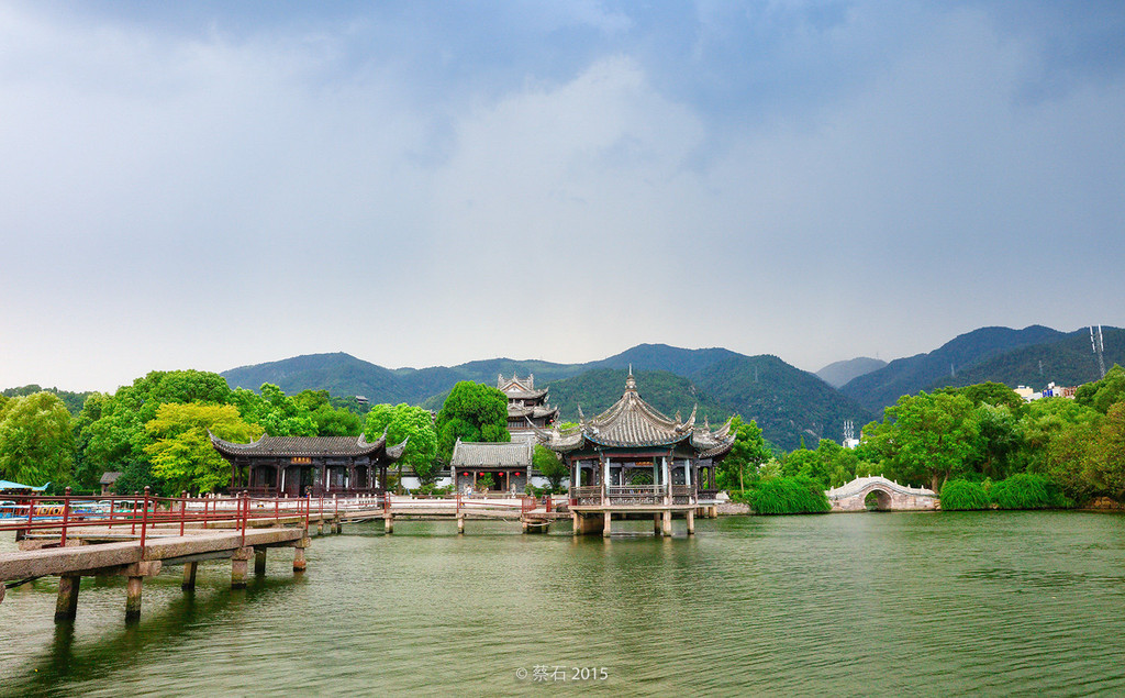 临海东湖,位于市中心的一座最美公园