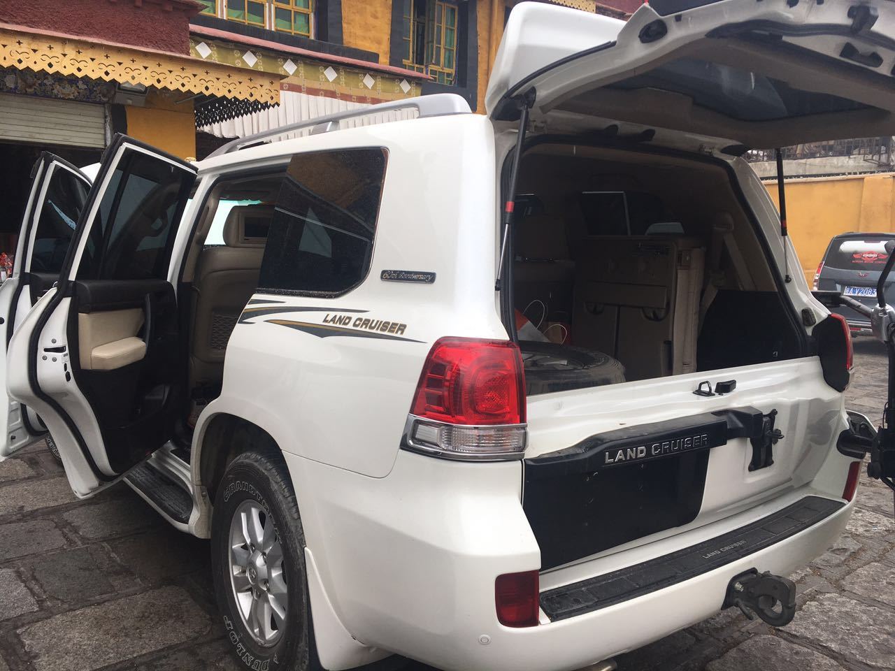 林芝包车