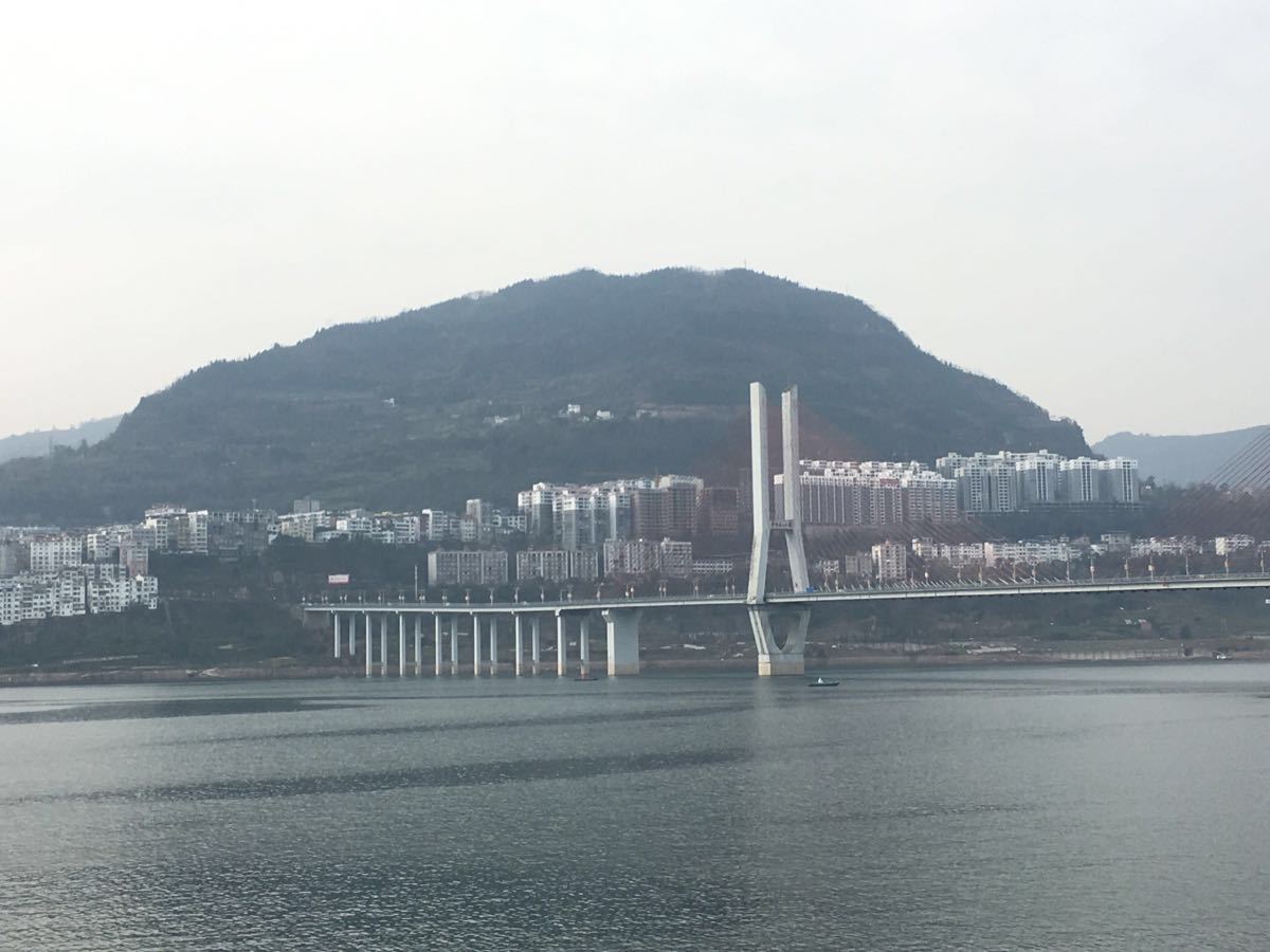 2022云阳长江大桥游玩攻略,天气正好,约上友人慢步从桥.