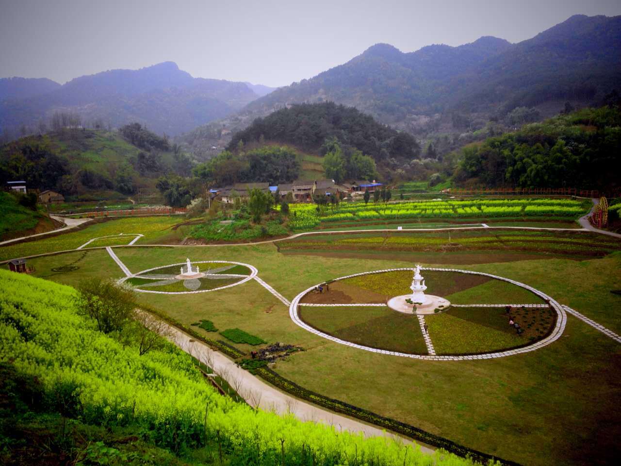 七彩铜锣民俗艺术花都旅游景点攻略图