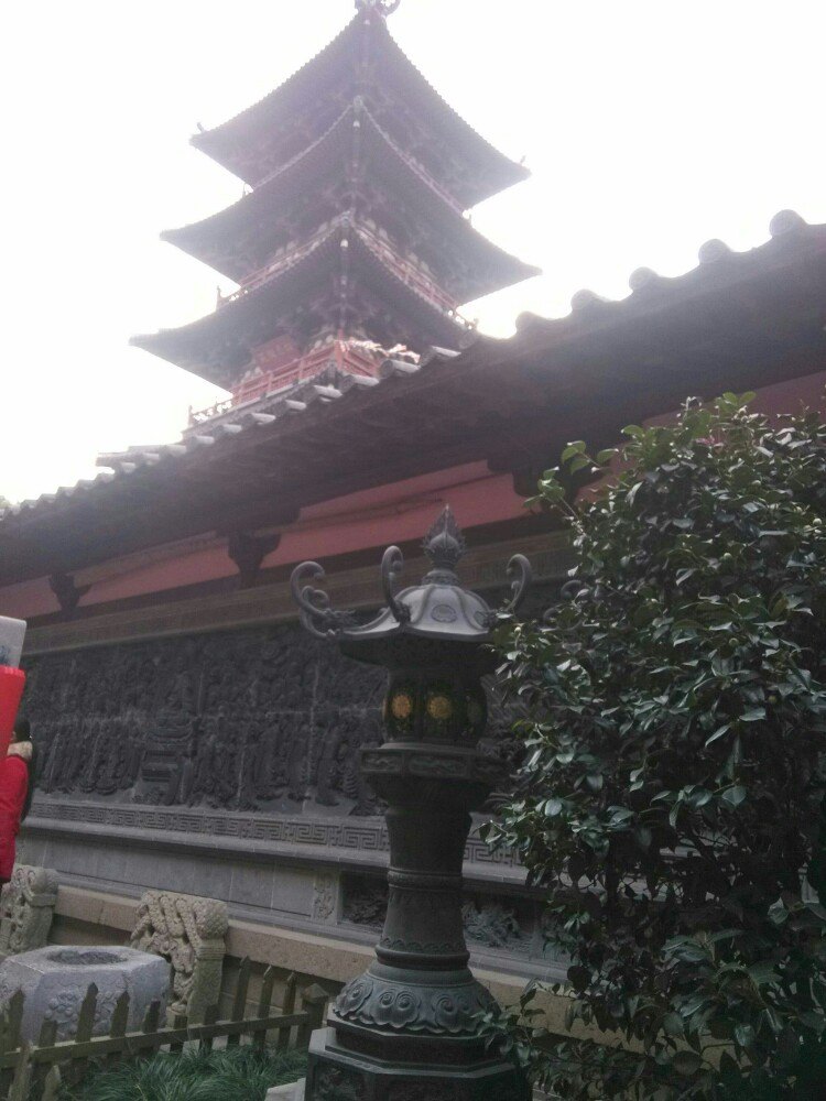 【携程攻略】江苏寒山寺景点,人很多,香火旺,寺庙规模