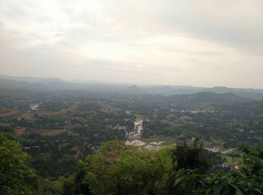 巴中章怀山旅游区