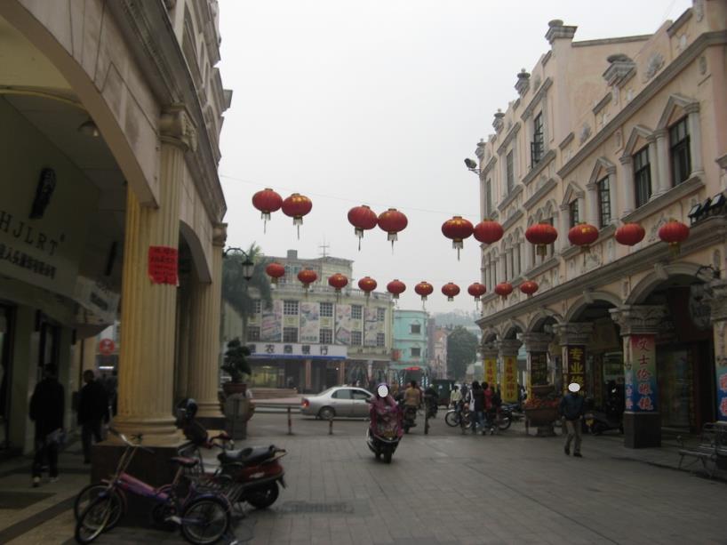 顺德大良镇拥有着悠久的历史,而这条商业街的建成甚至可以追溯到民国