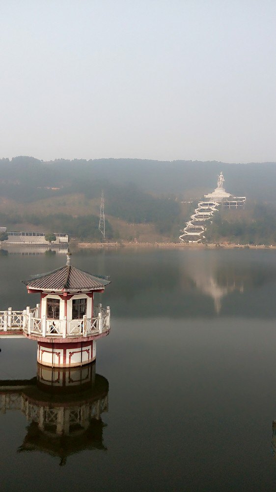 神女湖风景区