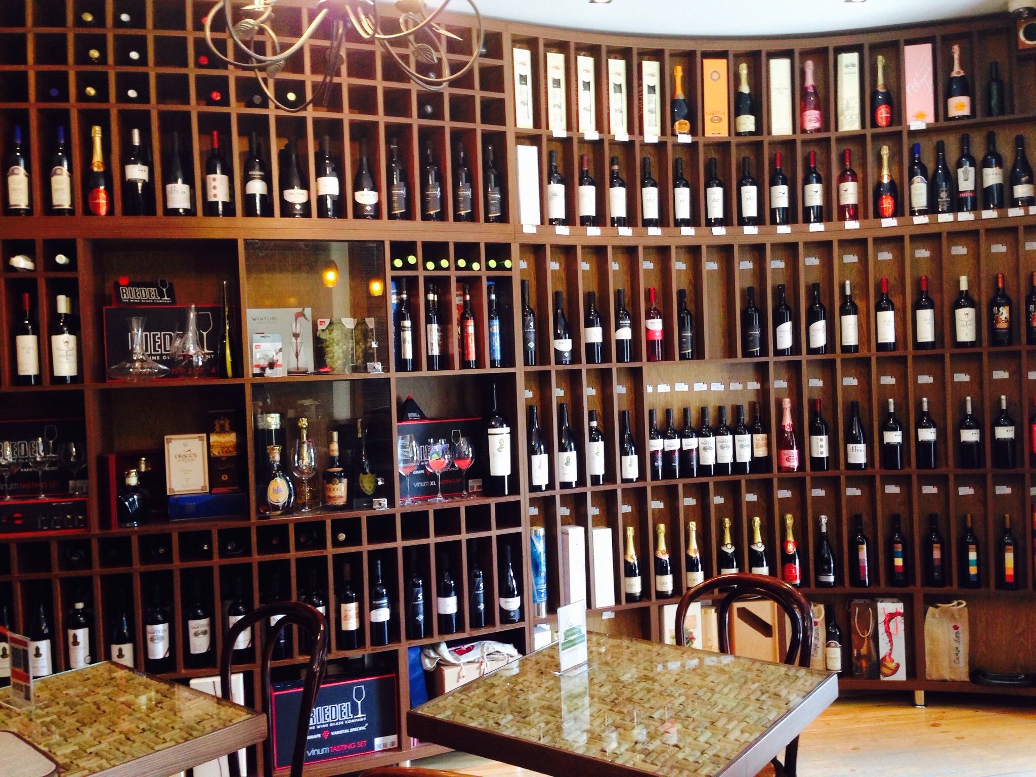 carpe diem wine shop bar