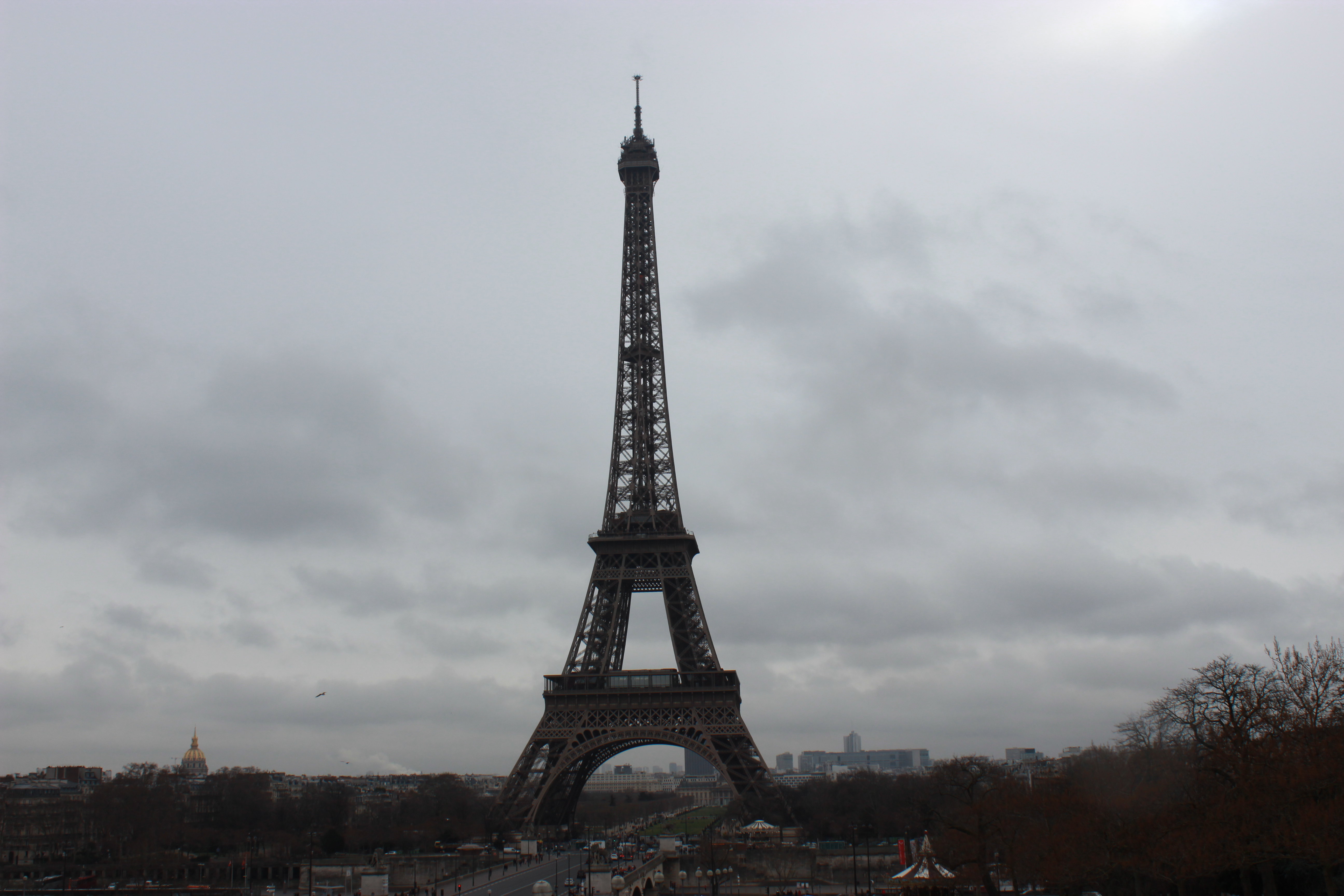 ←w←别问我为什么是埃菲尔铁塔的图纸,因为我们的摩天轮的底座就是照