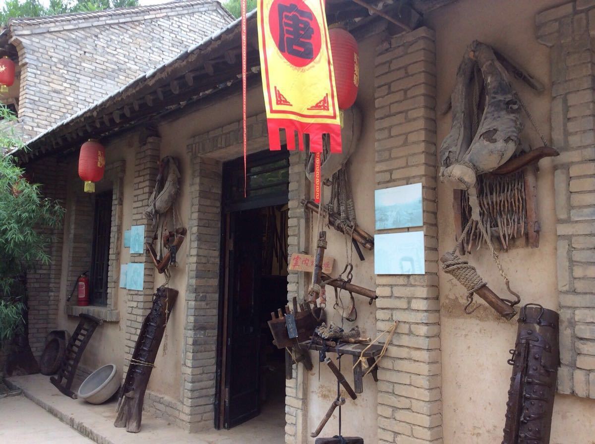         兴平马嵬驿类似于袁家村
