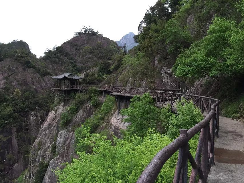 石桅岩