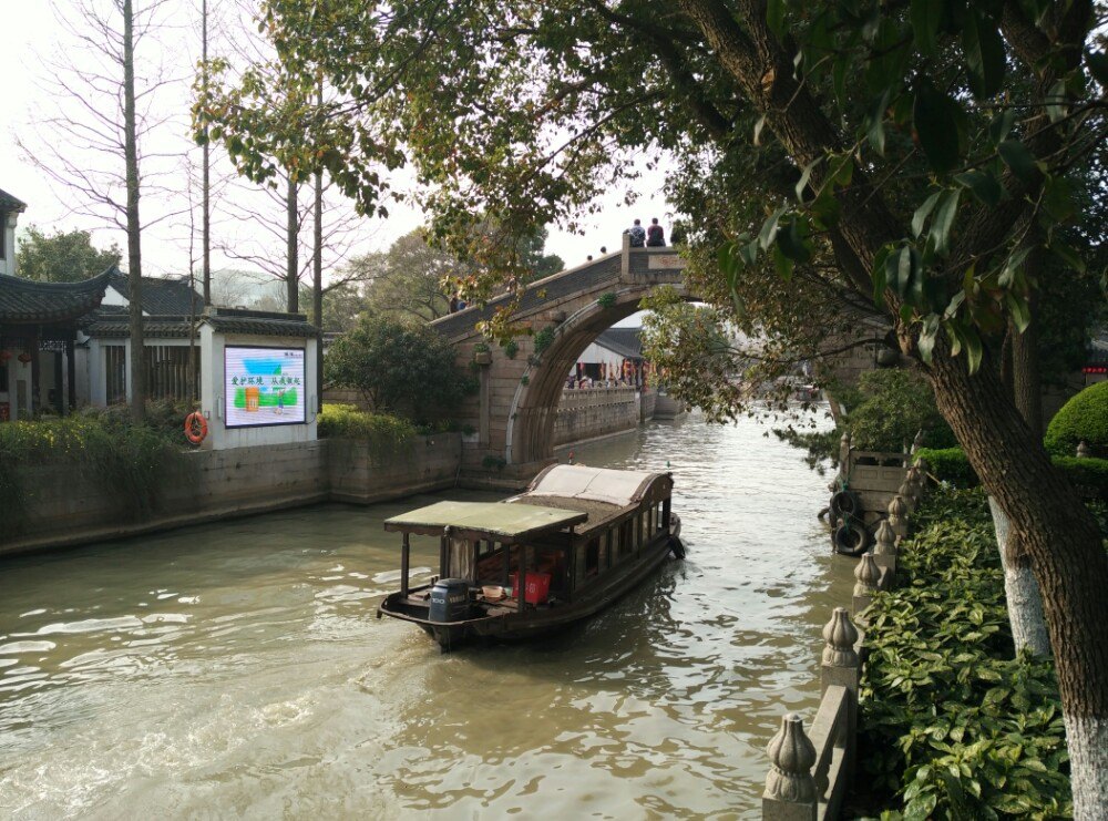 杭州旅游攻略指南? 携程攻略社区! 靠谱的旅游攻略平台,最佳的杭州自助游、自由行、自驾游、跟团旅线路,海量杭州旅游景点图片、游记、交通、美食、购物、住宿、娱乐、行程、指南等旅游攻略信息,了解更多杭州旅游信息就来携程旅游攻略。