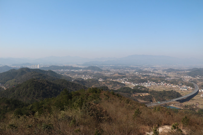 "春节在路上"----登江山大灵山