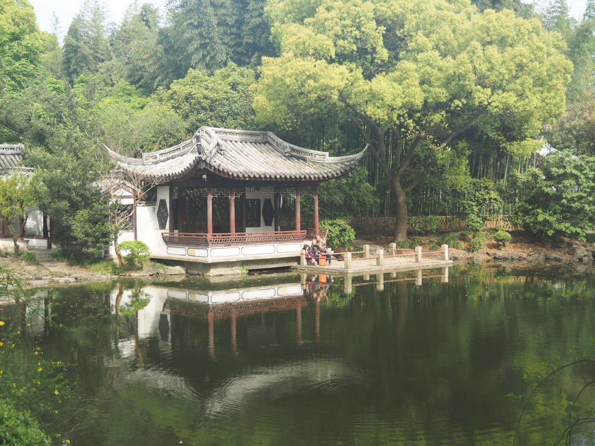 【携程攻略】上海汇龙潭公园景点,亭台楼阁浑然天成