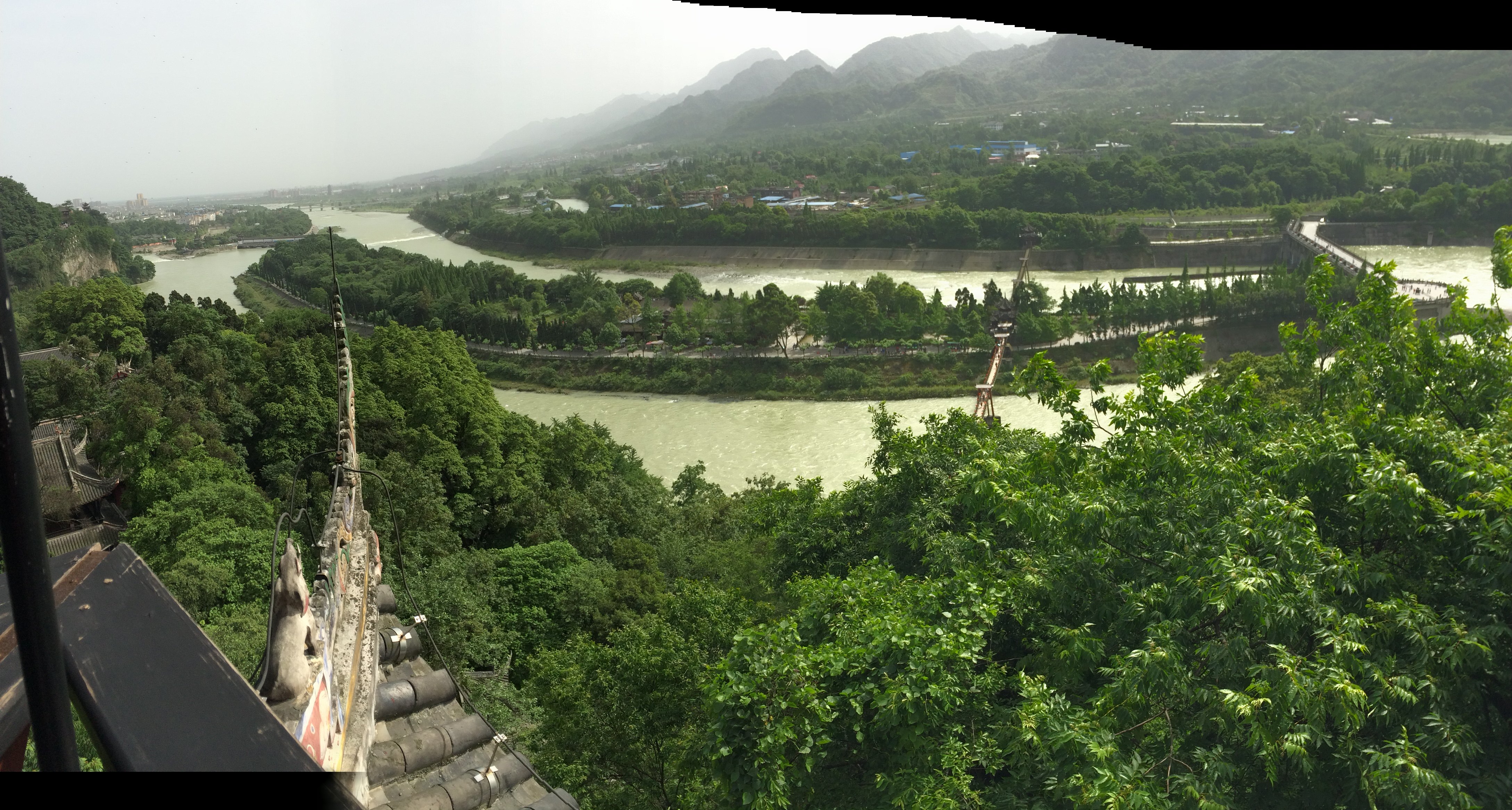 秦堰楼