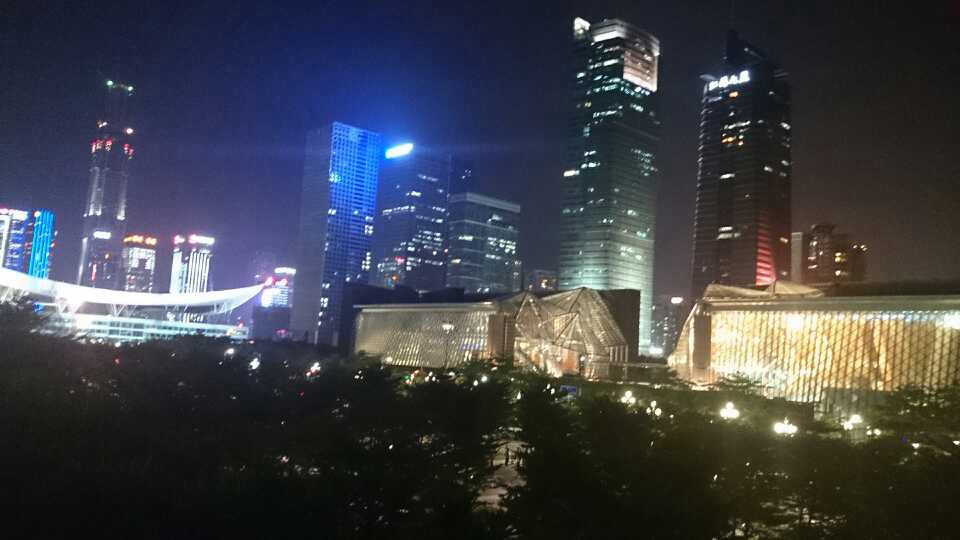 深圳莲花山顶观光广场-深圳晚上哪里有夜景,深