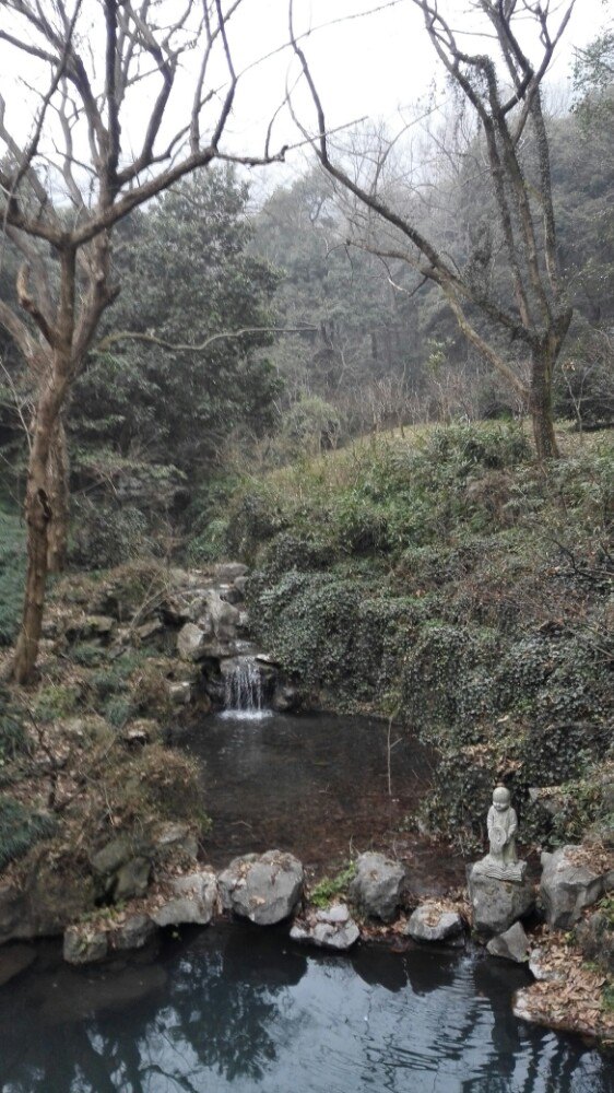 【携程攻略】浙江灵隐寺景点,冬天的灵隐寺来的人很少