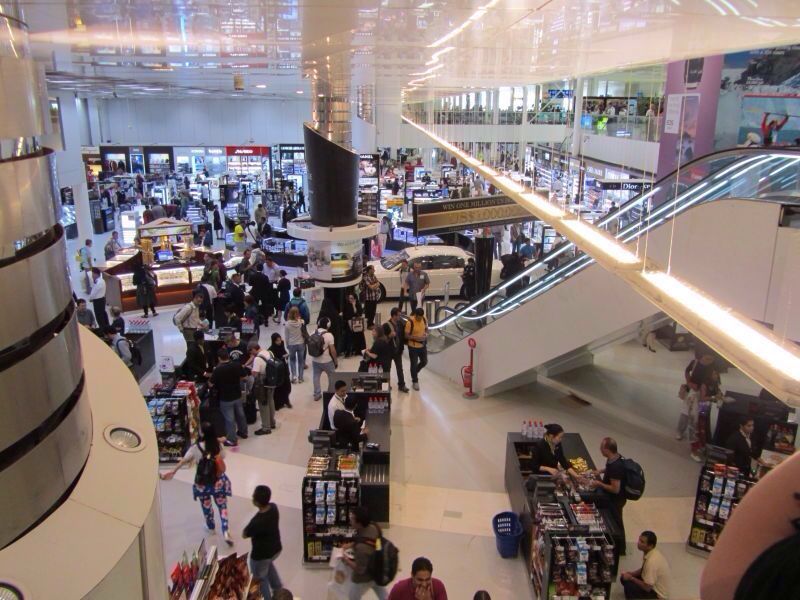 卡塔尔的多哈国际机场,也叫哈马德国际机场,一般去中东非,卡塔尔航空