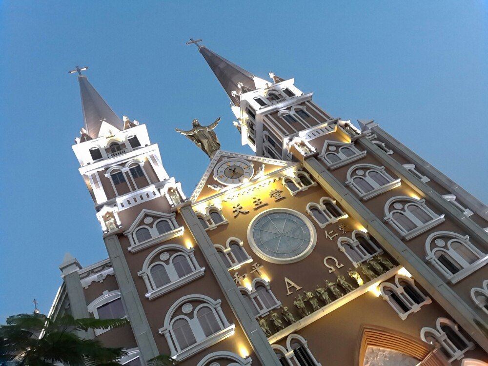 还行吧,因为就在住的地方不远,算一个比较好的教堂,就是有点小,地理