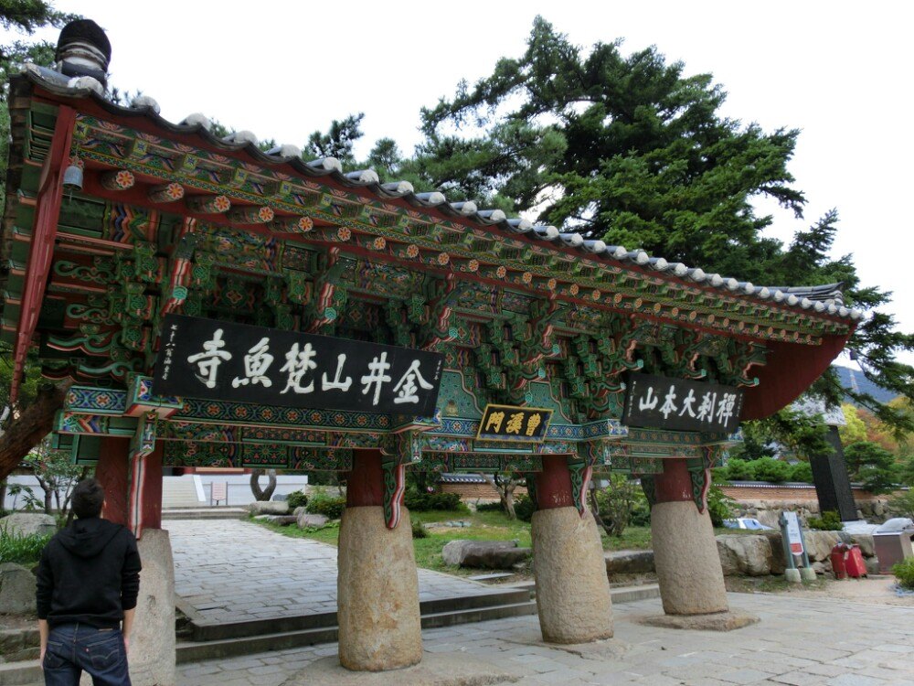 【携程攻略】釜山梵鱼寺景点,地铁1号线梵鱼寺下,韩国主要的佛寺,位于