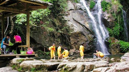 08月14日信宜天气预报:大雨 气温: 25℃~32℃