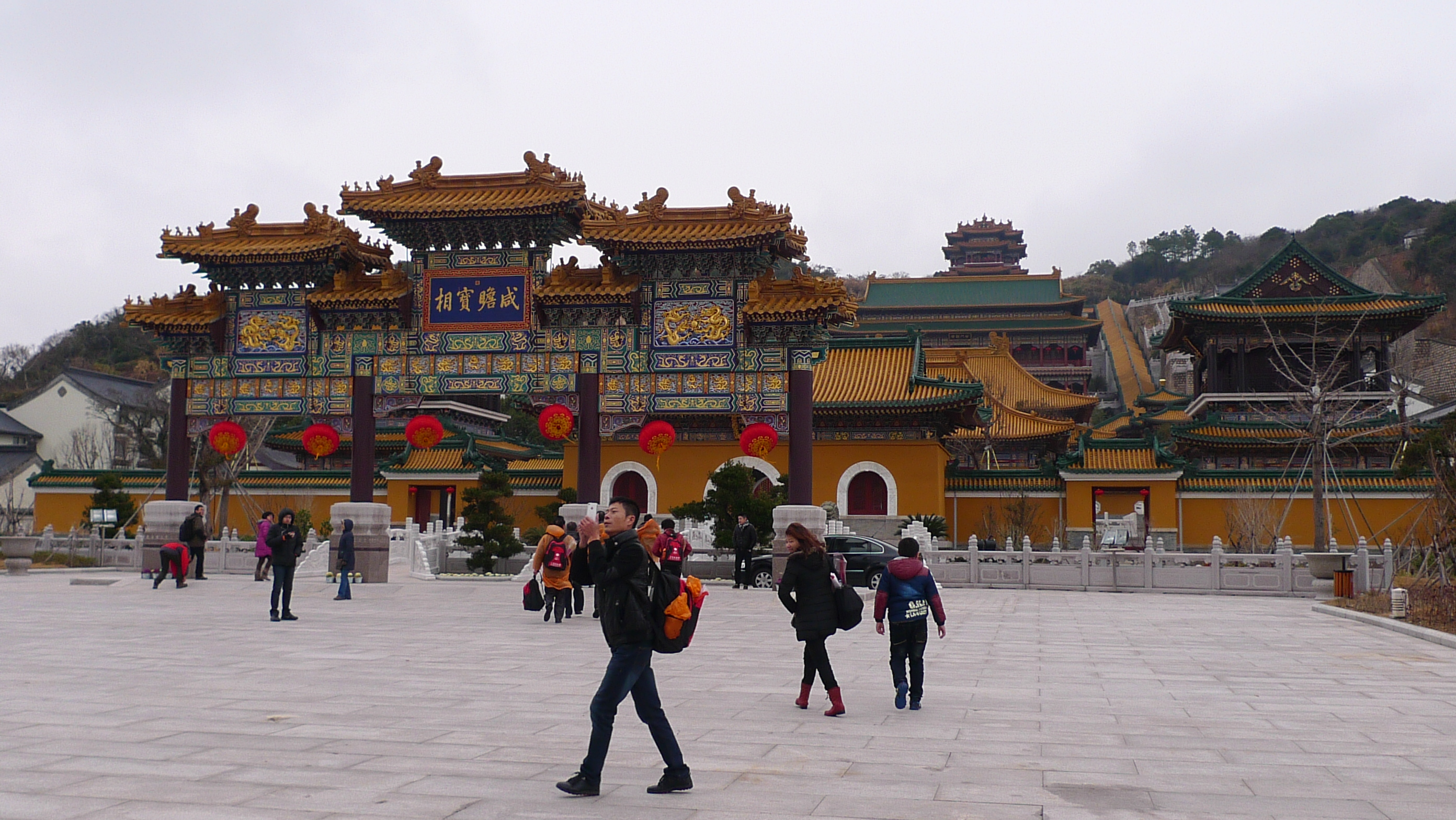 宝陀讲寺是1999年新建的寺庙,普遍认为是普陀山的第四大寺.