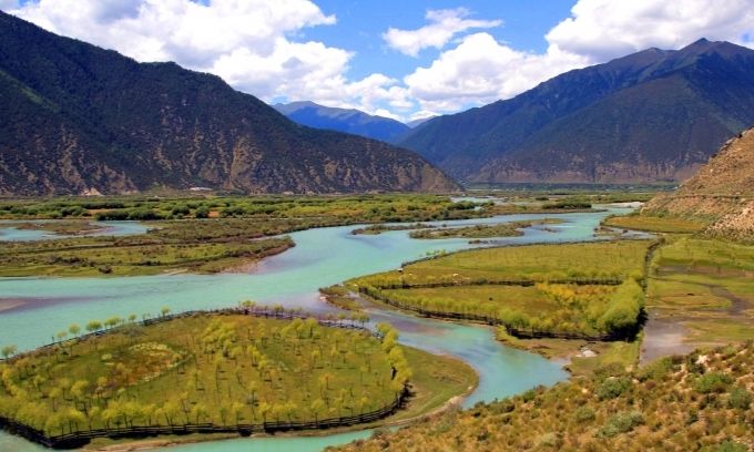 03月18日林芝县天气预报:阵雨 气温: 1℃~16℃
