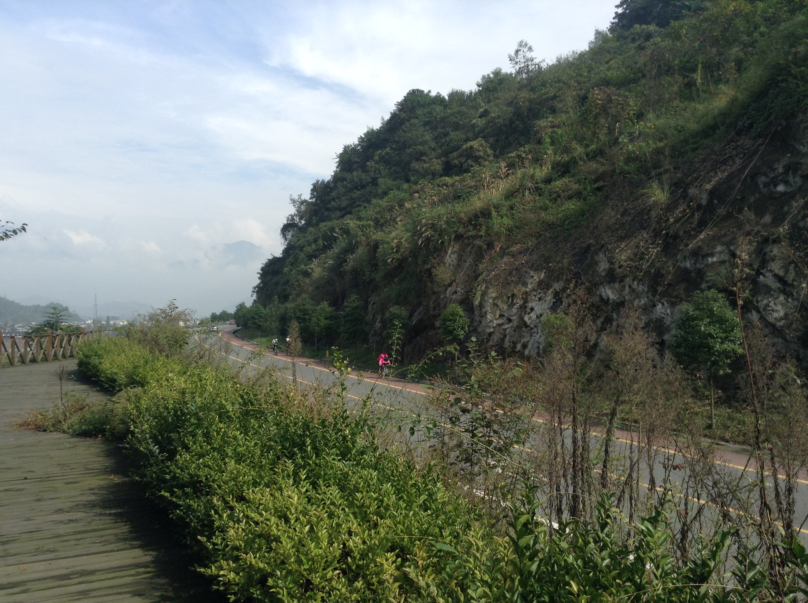 "宝山旅游景区"道路又名"湔江路"