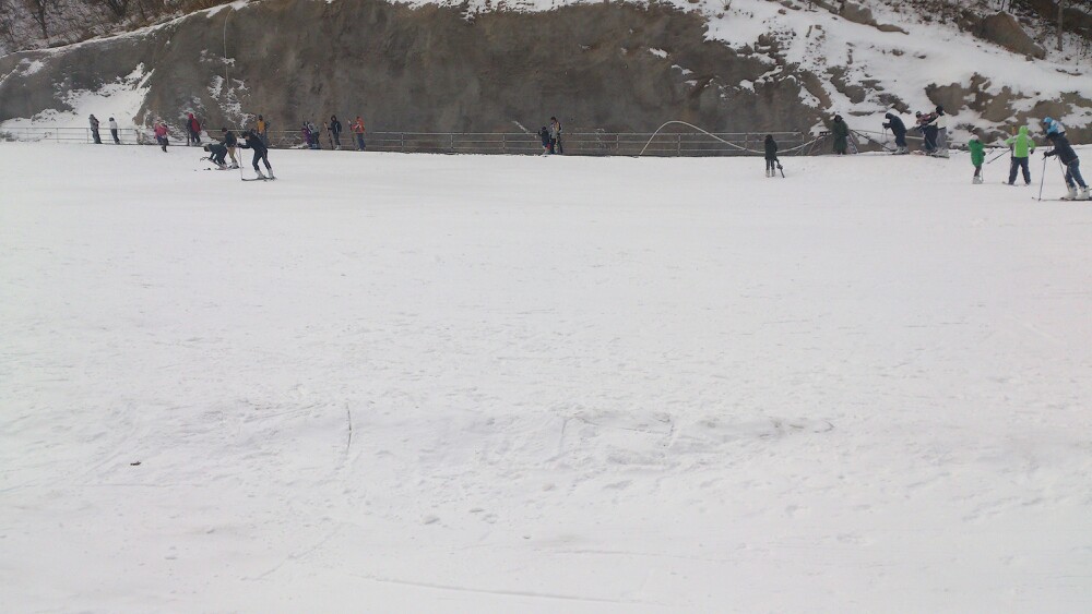 青岛崂山北宅高山滑雪场