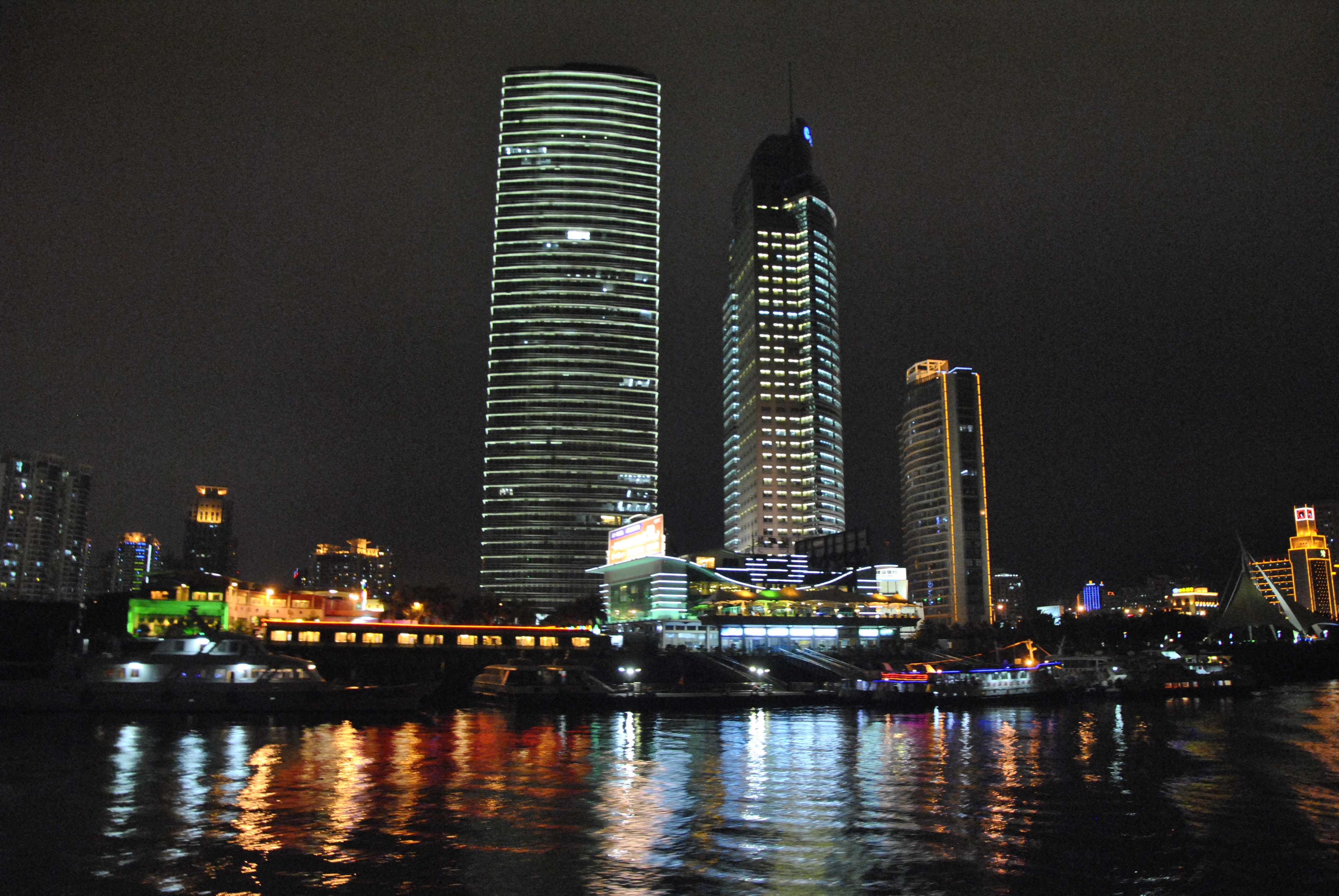 【芮的独行-夜游鹭江】骑行厦门环岛南路,游行鹭江美丽夜景