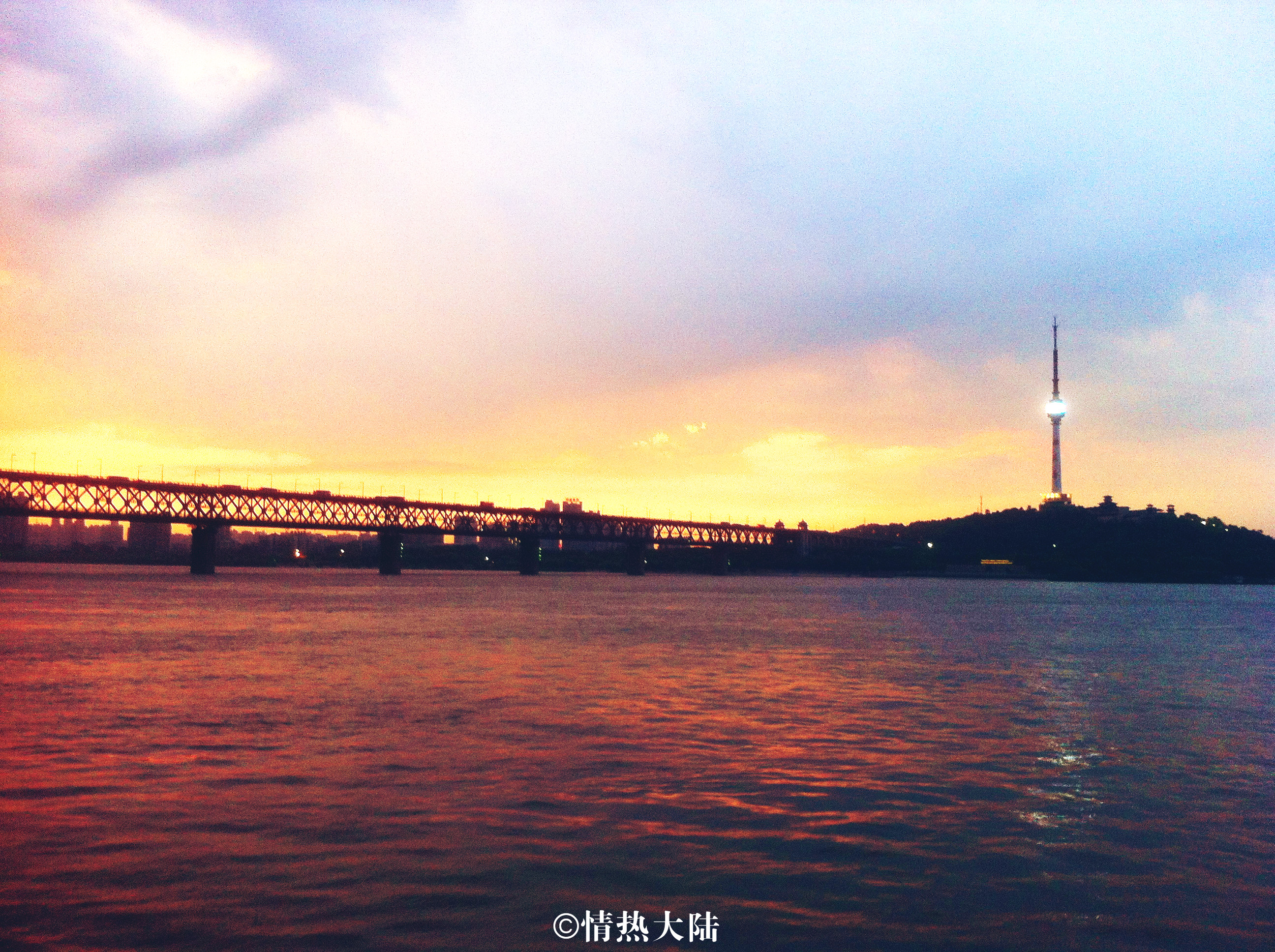 武汉长江大桥图片