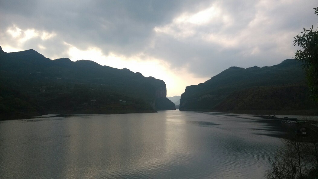鸭池河