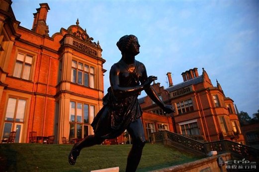 请问如何购国内去英国伯明翰机场的优惠机票