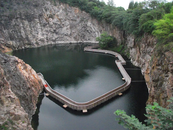 著名国家旅游区松江(佘山)地区竟有14座山和12个深坑