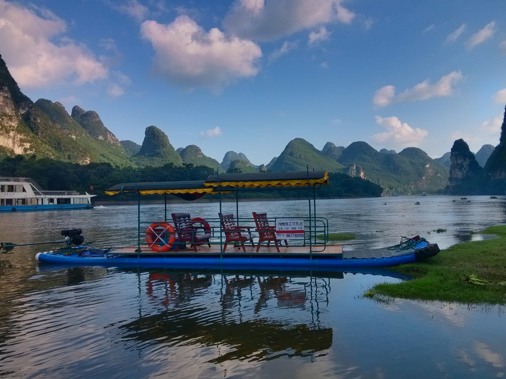 桂林,阳朔杨堤到兴坪漓江竹筏漂流4日山水精华之旅