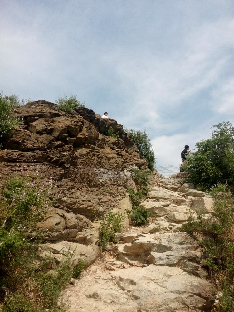 顶烈日,战酷暑,徒步虎头山～翠微岭～南马场水库～八大处