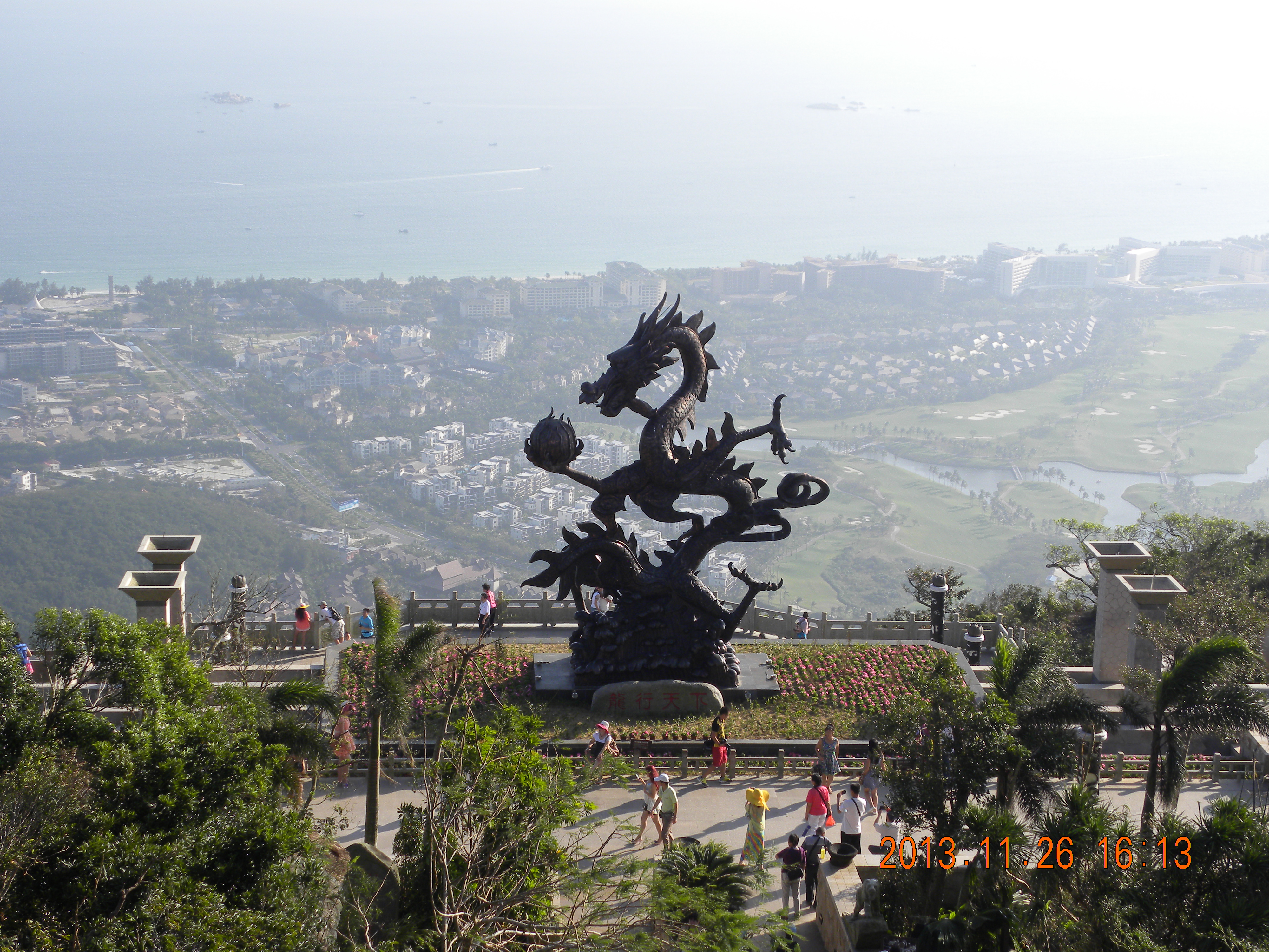 亚龙湾热带天堂森林公园怎么走