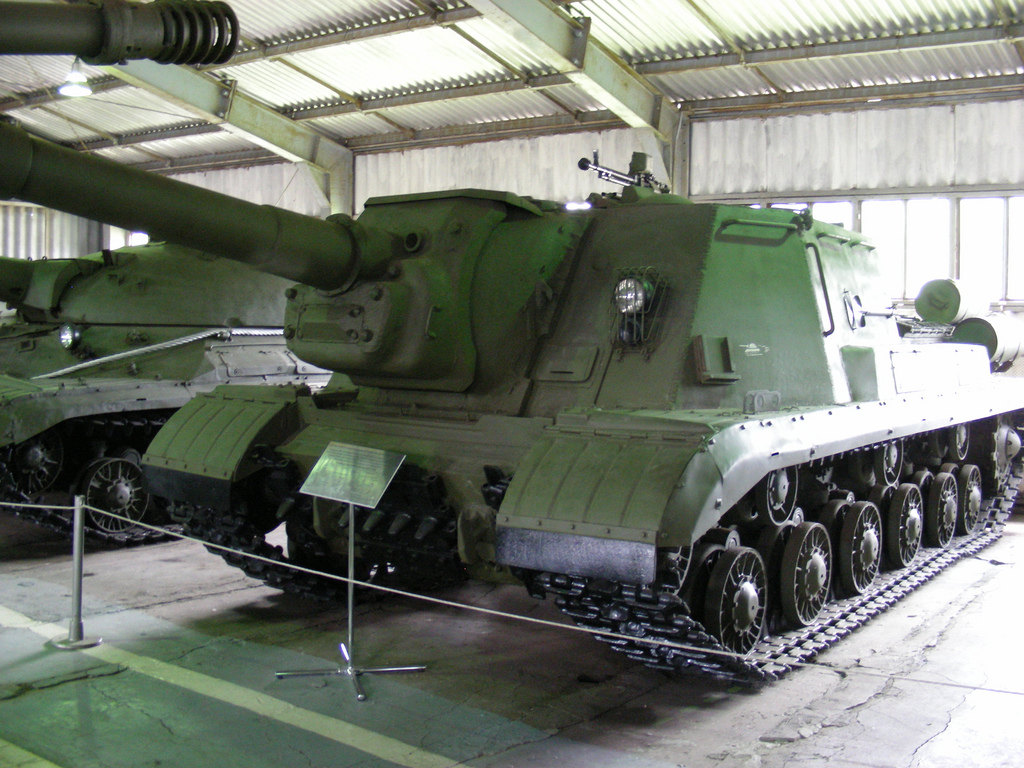 isu152k自行反坦克炮,152毫米反坦克炮,斯大林坦克底盘,1956年开始