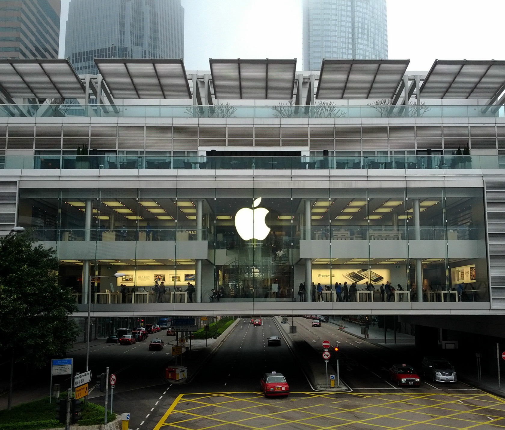 十二月一号去香港中环苹果店,能当场买到现货的ipad mini和iphone5?