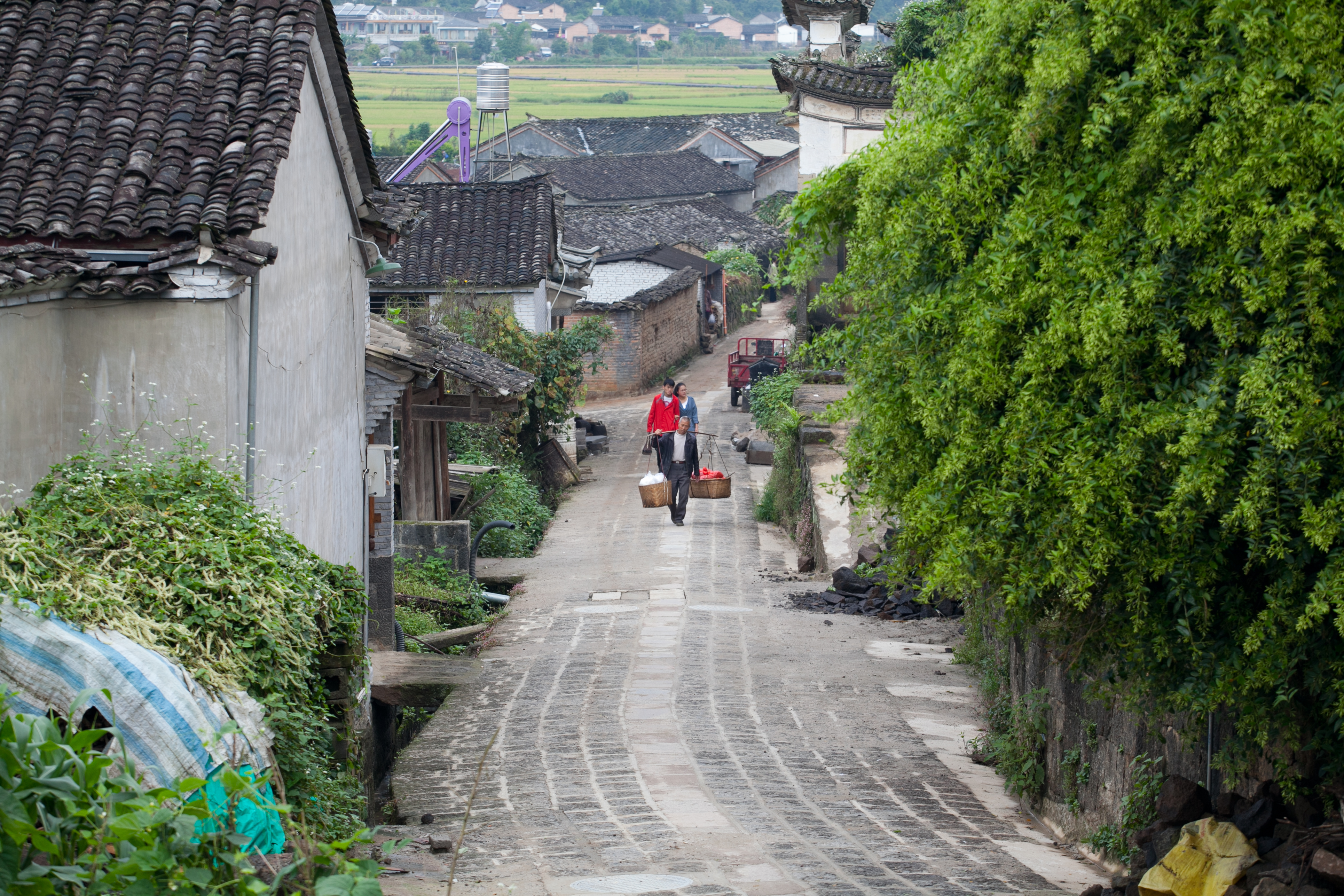 和顺古镇有翡翠市场吗,和顺古镇有什么好玩的