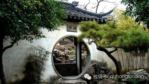 "  是啊,据记载,耦园主人沈秉成,辞官在耦园与严永华厮守八年,多有