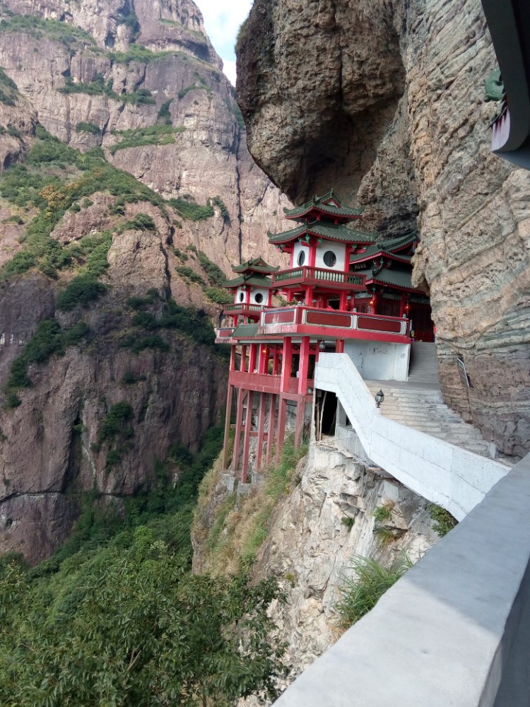 灵通山