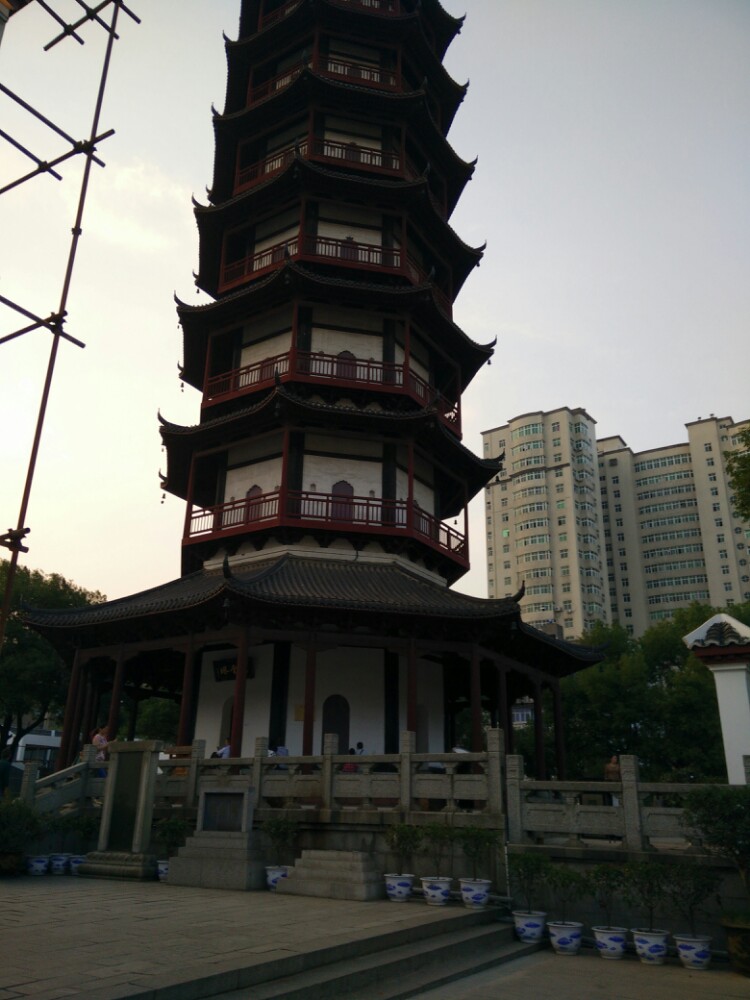 绳金塔